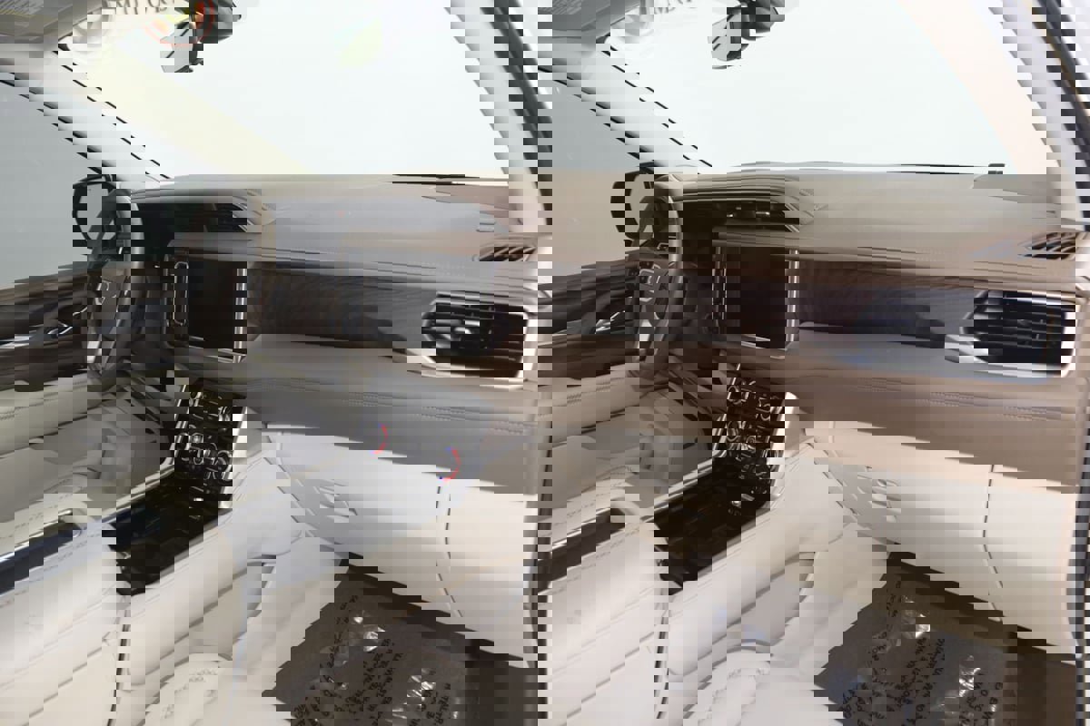 Used 2022 GMC Yukon Denali w/ Denali Premium Package image 43