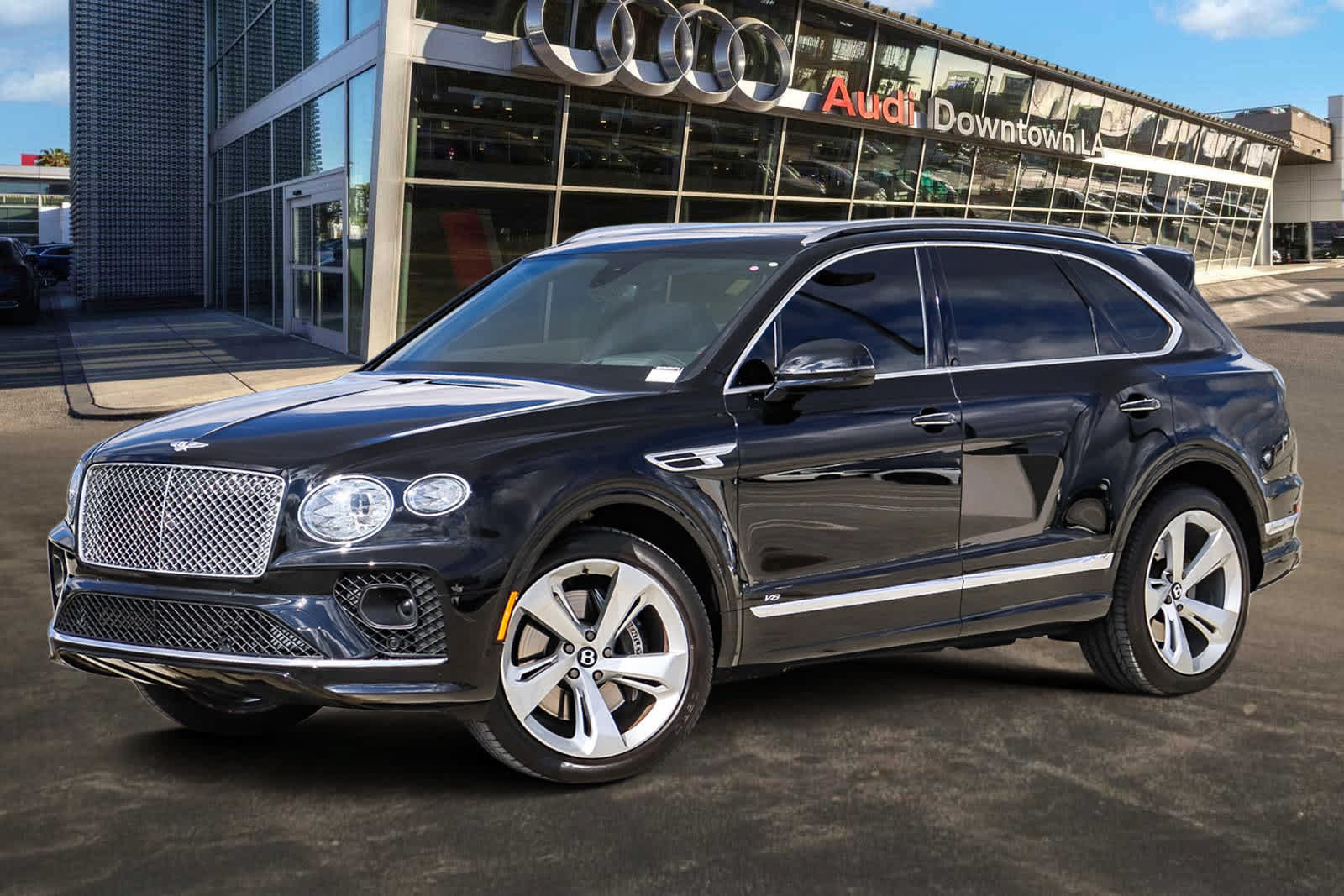 Used 2021 Bentley Bentayga AWD/4WD image 1