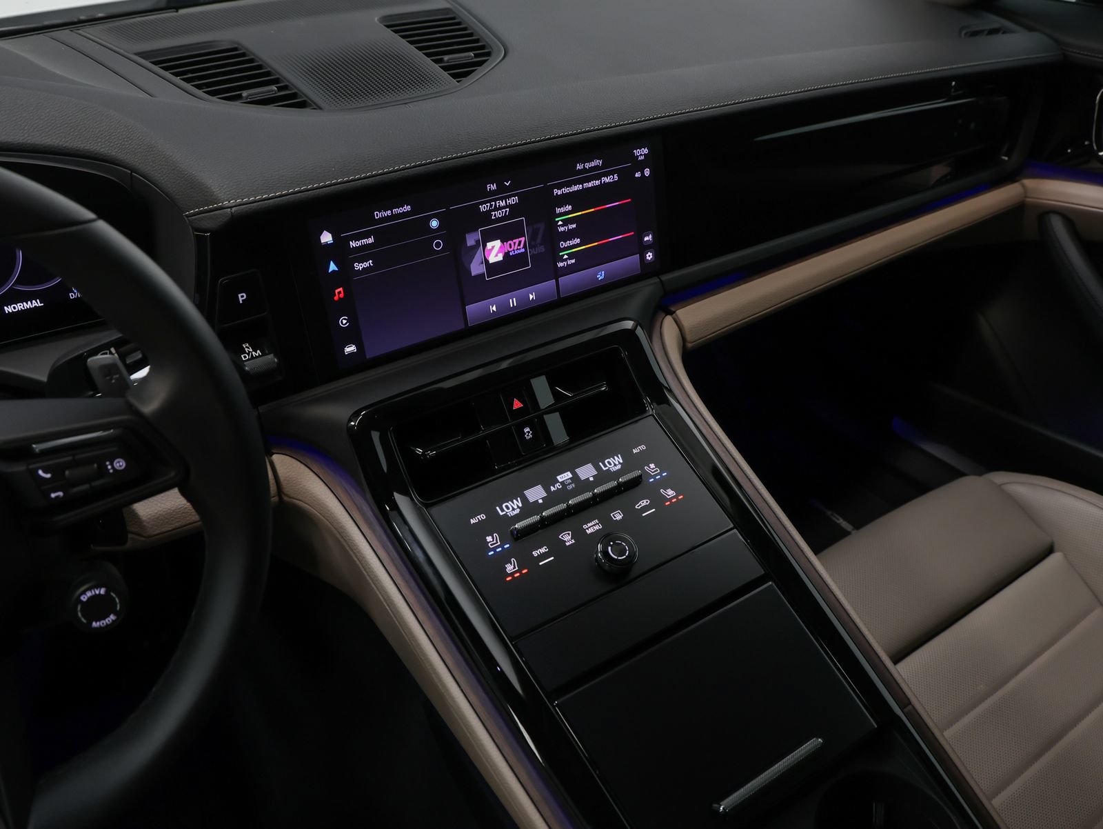 Certified 2025 Porsche Panamera 4 AWD/4WD image 40
