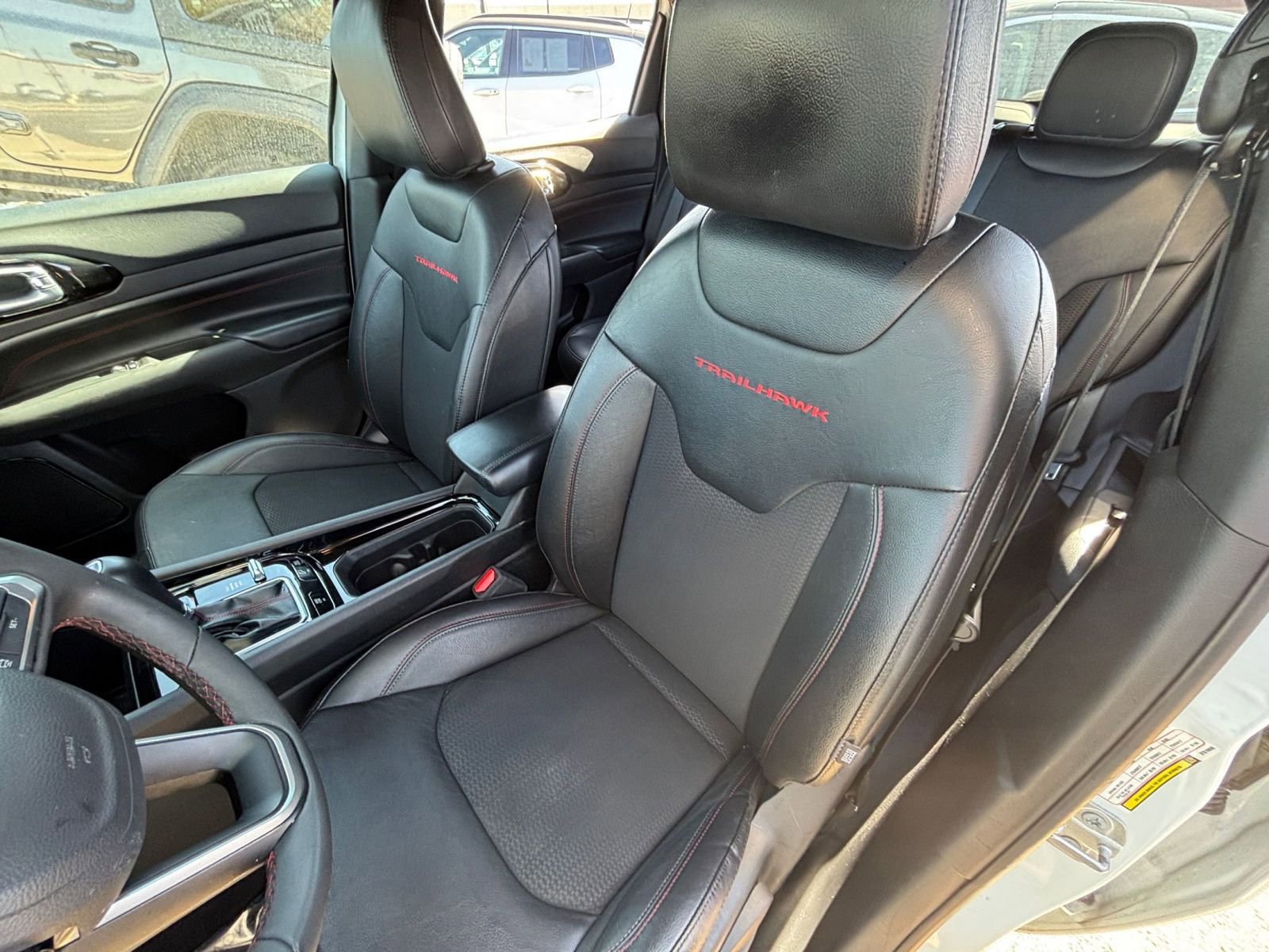 Used 2025 Jeep Compass Trailhawk AWD/4WD image 35