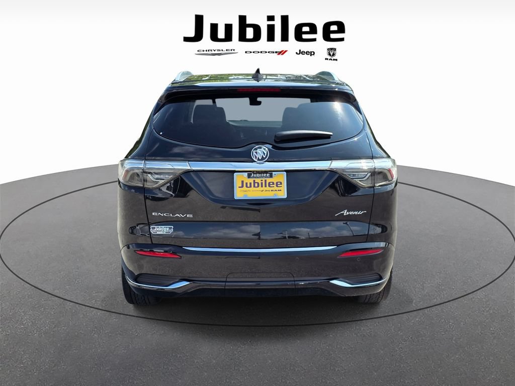 Used 2022 Buick Enclave Avenir w/ Avenir Technology Package FWD image 3