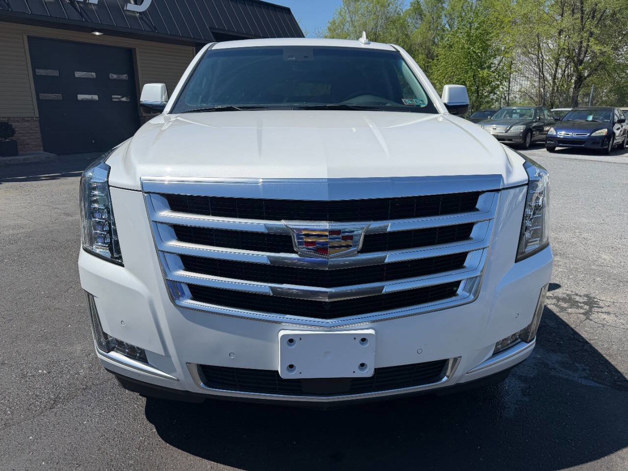 Used 2017 Cadillac Escalade ESV Premium Luxury image 3