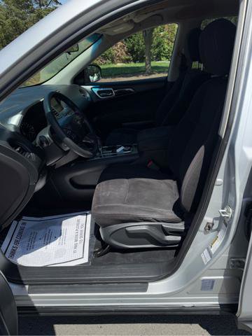 Used 2014 Nissan Pathfinder S image 10