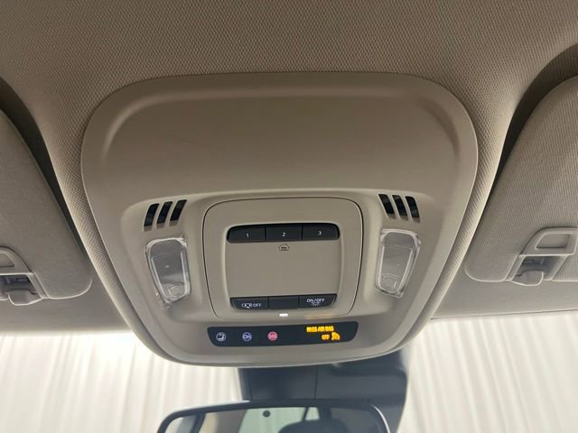 Used 2022 Buick Envision Essence w/ Technology Package I image 19