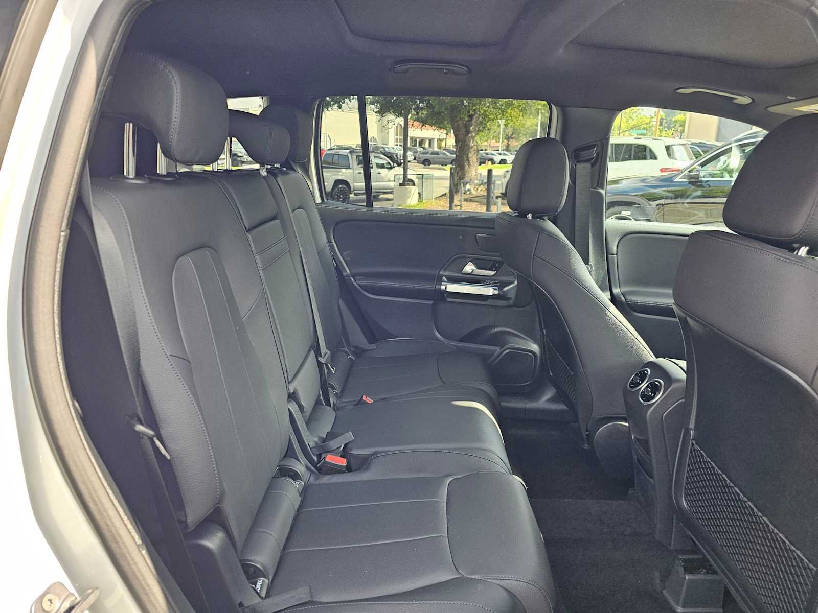New 2026 Mercedes-Benz GLB 250 image 12