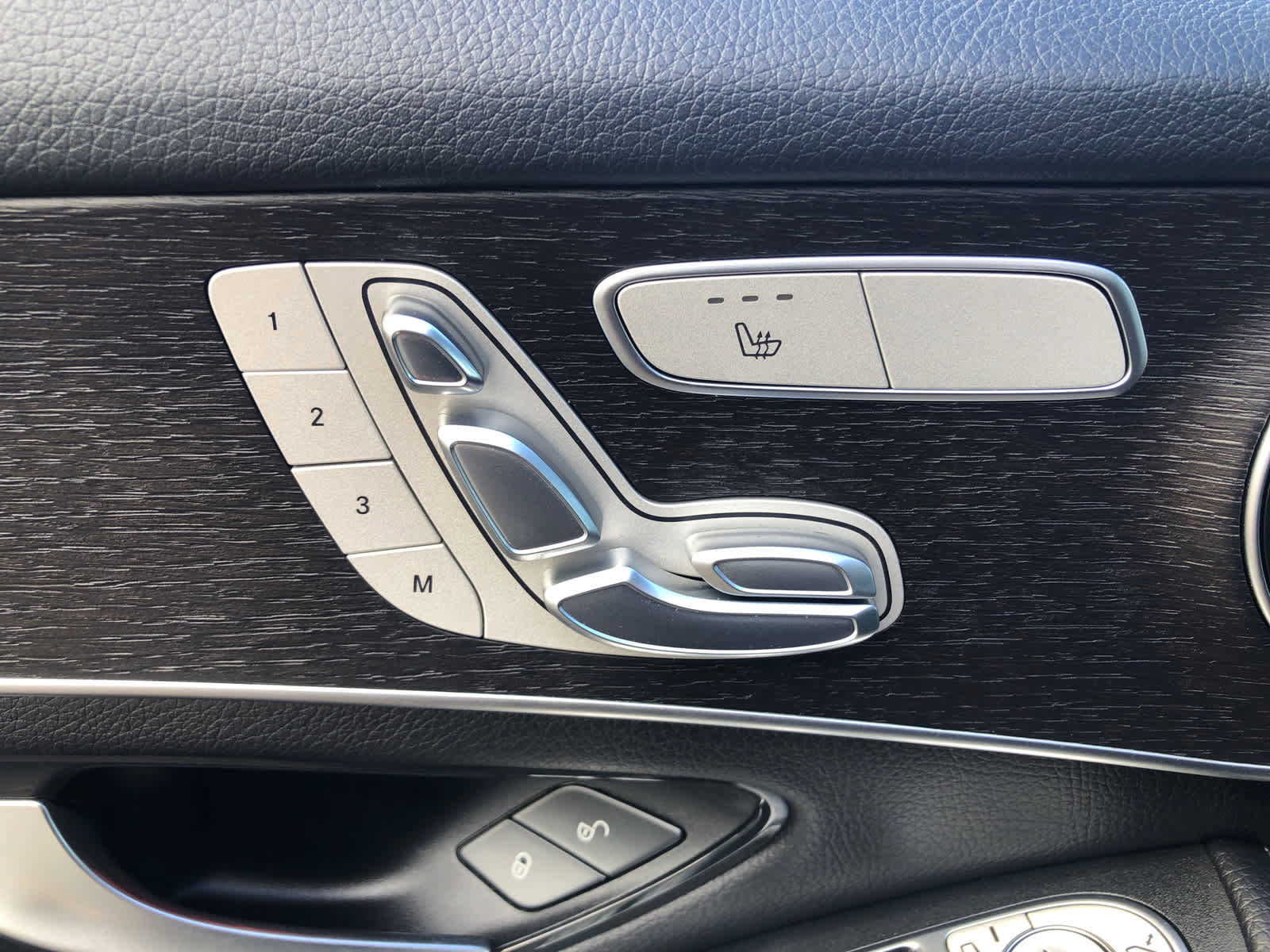Used 2022 Mercedes-Benz GLC 300 4MATIC image 28