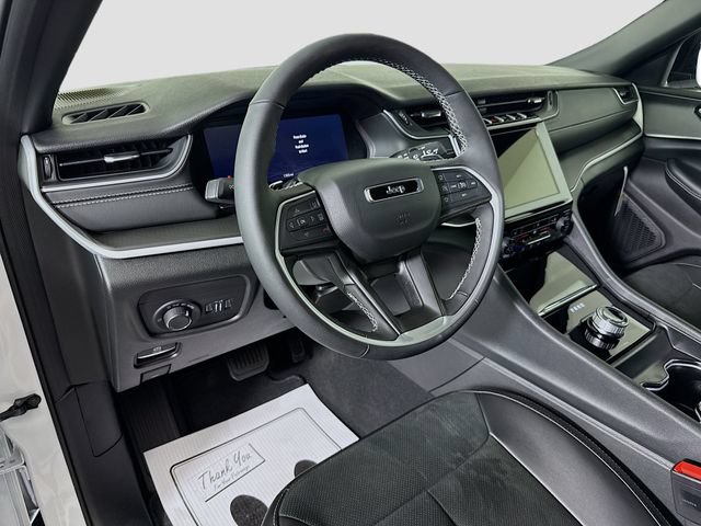 New 2025 Jeep Grand Cherokee Altitude AWD/4WD image 9