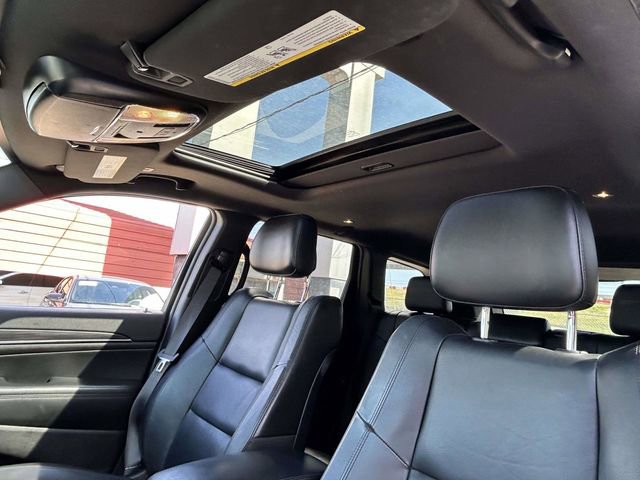 Used 2019 Jeep Grand Cherokee Limited w/ Trailer Tow Group IV AWD/4WD image 14