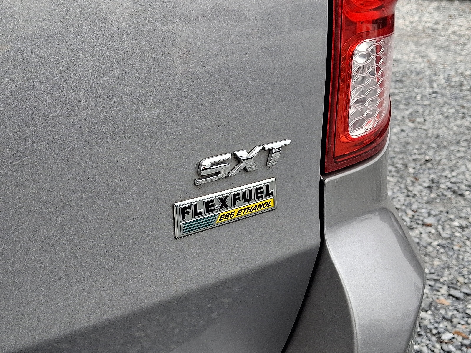 Used 2017 Dodge Grand Caravan SXT image 31