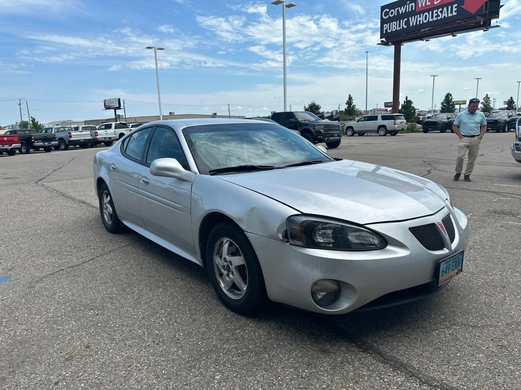 Used 2004 Pontiac Grand Prix GT w/ Drivers Package FWD image 2