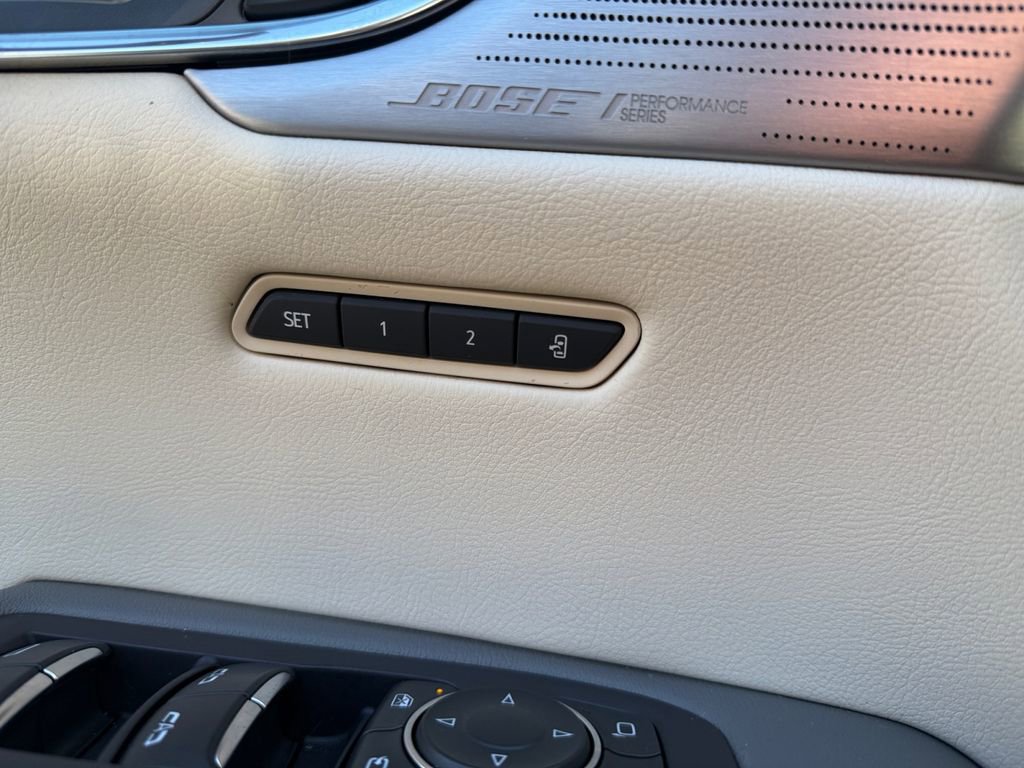 Used 2022 Cadillac XT5 Premium Luxury image 17