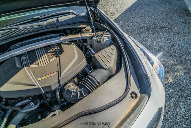 Used 2018 Cadillac CTS V w/ Luxury Package image 16