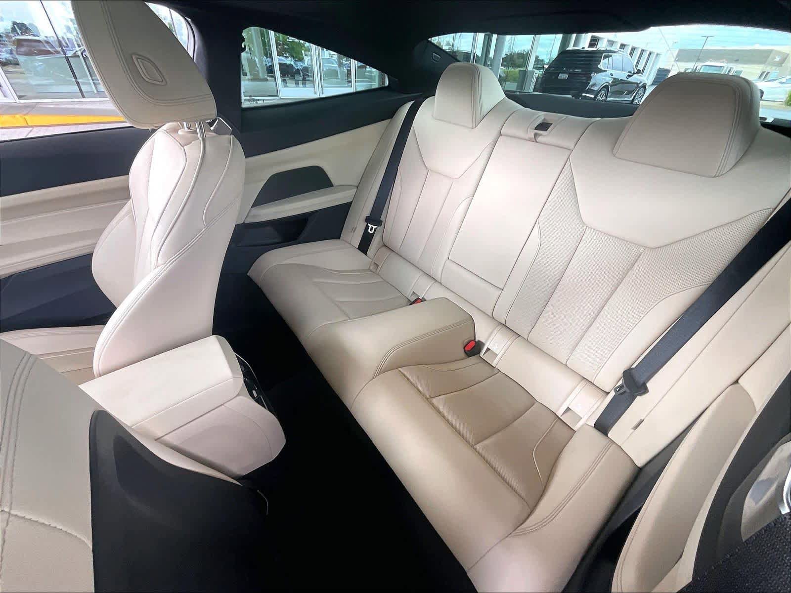 Used 2024 BMW M440i Coupe RWD image 28