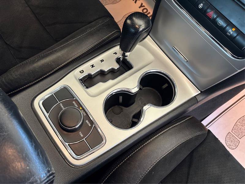 Used 2012 Jeep Grand Cherokee SRT8 w/ Luxury Group II AWD/4WD image 16