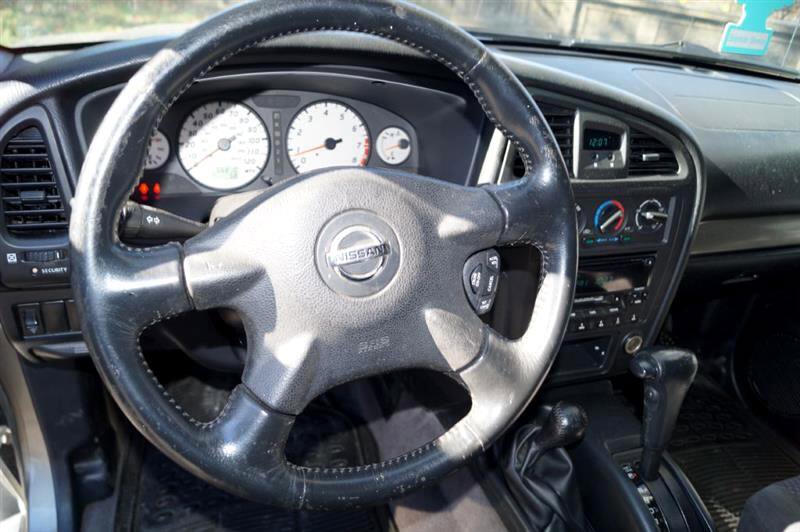 Used 2003 Nissan Pathfinder SE image 19