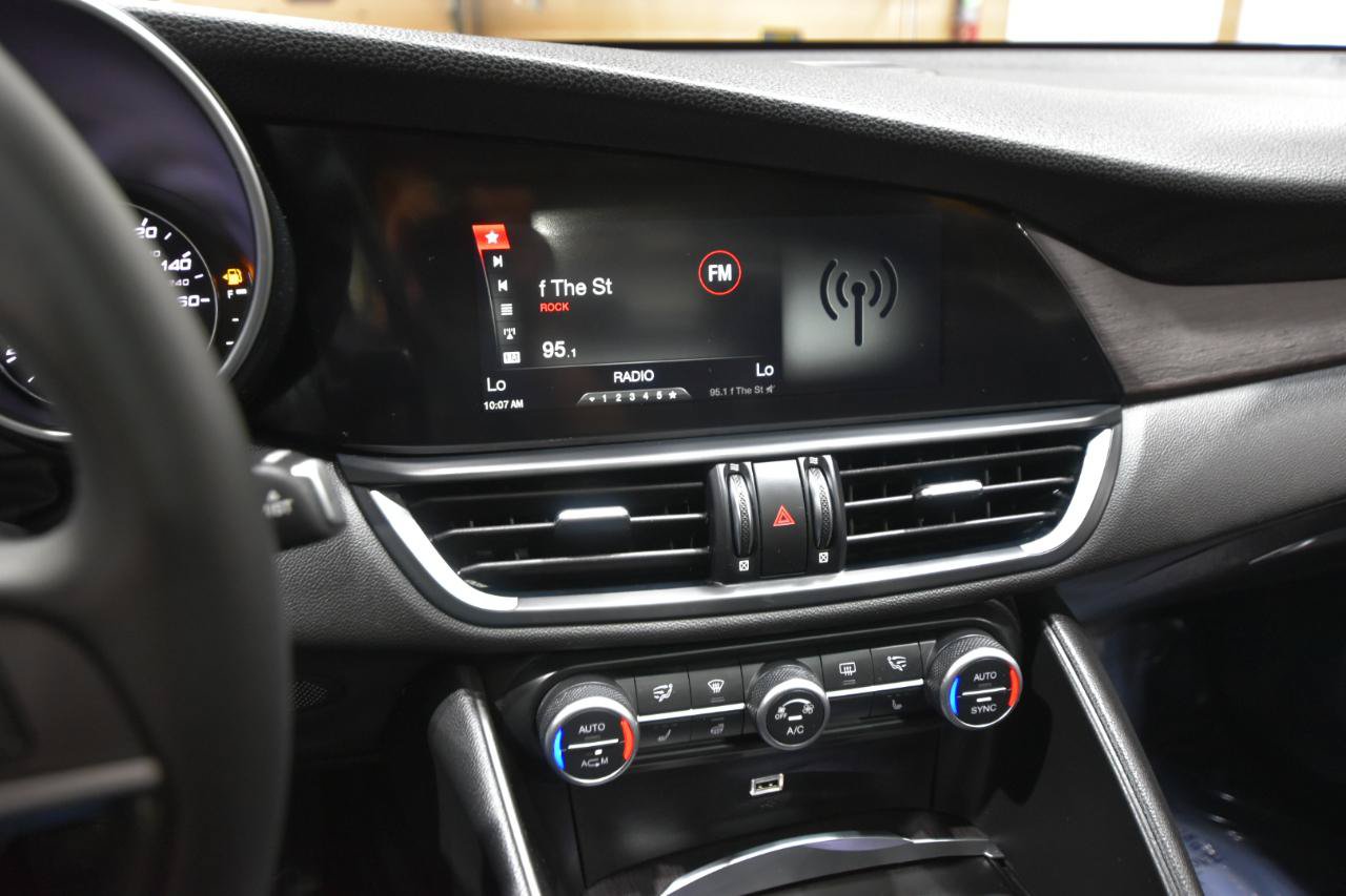 Used 2019 Alfa Romeo Giulia Ti AWD/4WD image 20