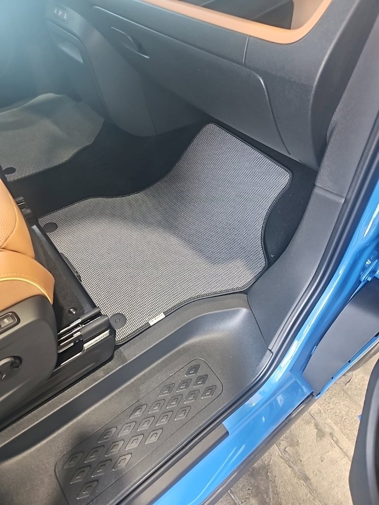New 2025 Volkswagen ID. Buzz Pro S Plus image 16