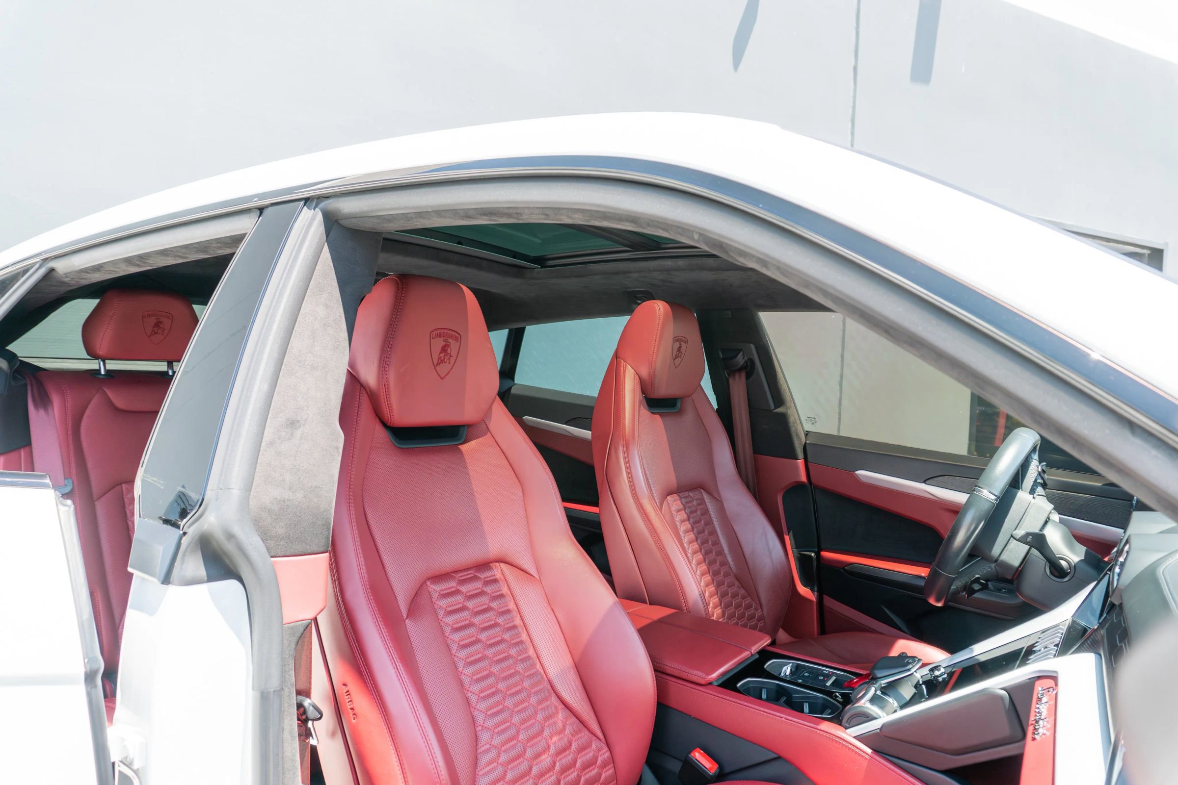 Used 2020 Lamborghini Urus AWD/4WD image 13