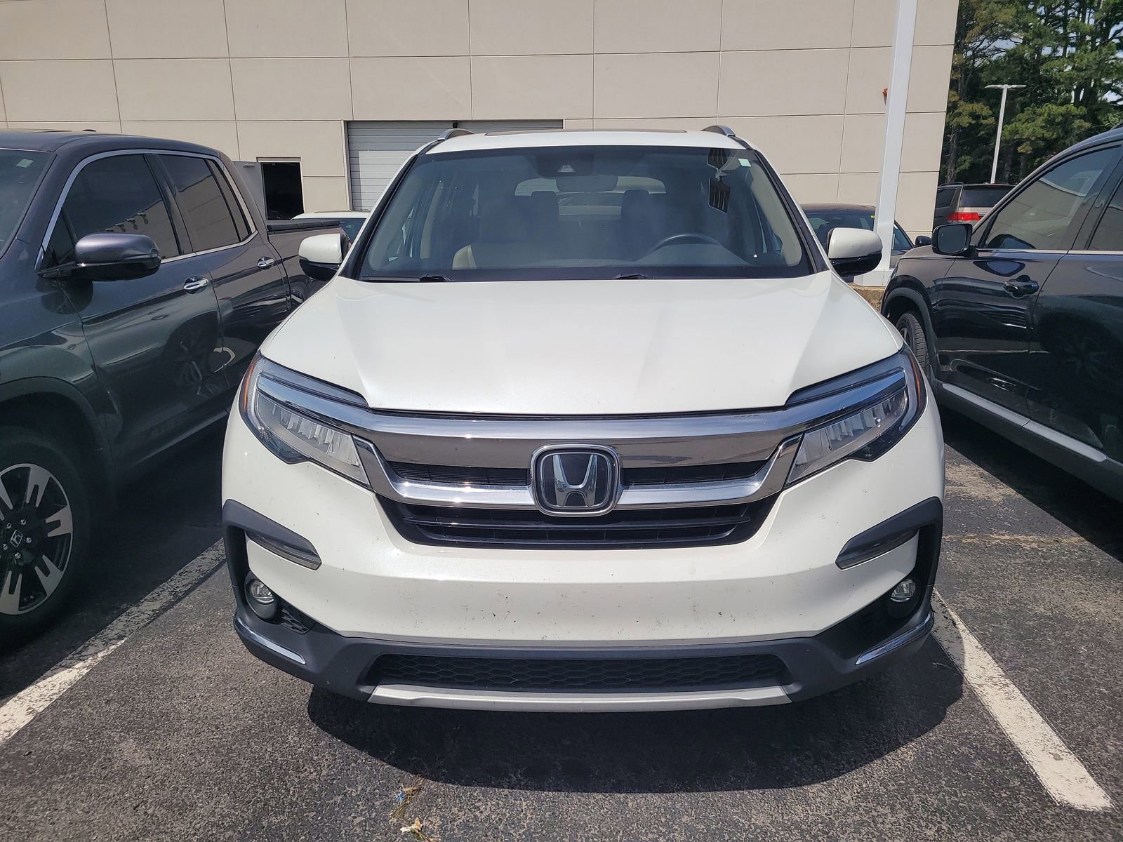 Used 2022 Honda Pilot Touring image 2