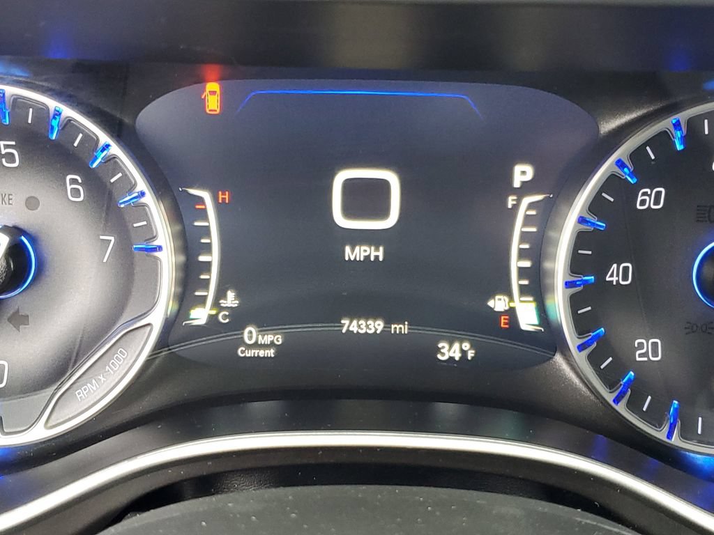 Used 2024 Chrysler Pacifica Touring-L FWD image 15