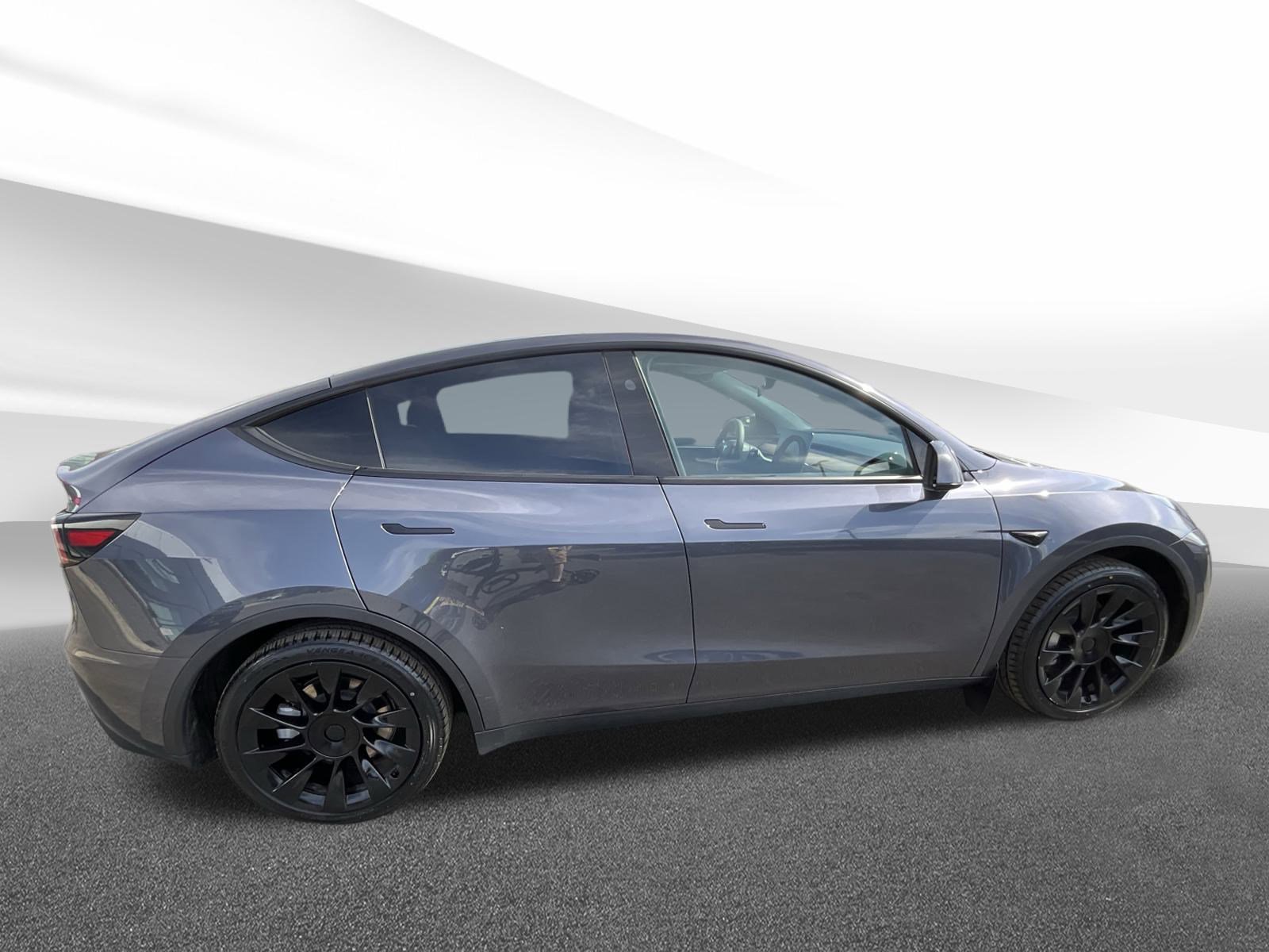 Used 2023 Tesla Model Y Long Range image 3