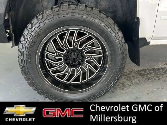Used 2018 Chevrolet Silverado 1500 LT w/ All Star Edition image 11