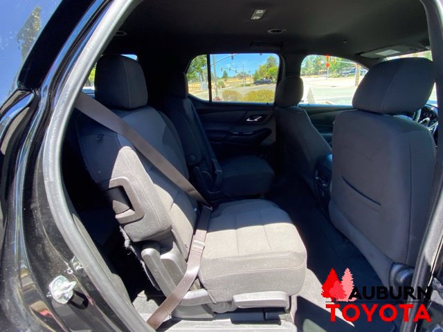 Used 2023 Chevrolet Traverse LT FWD image 17