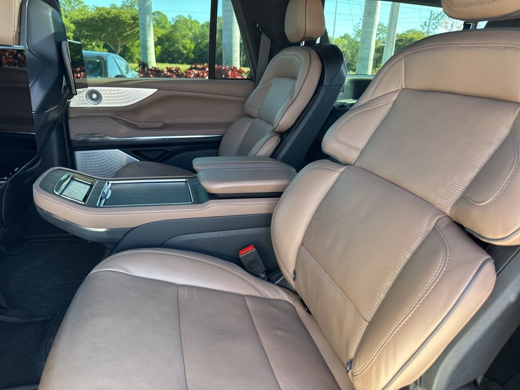 Used 2025 Lincoln Navigator L Black Label image 6