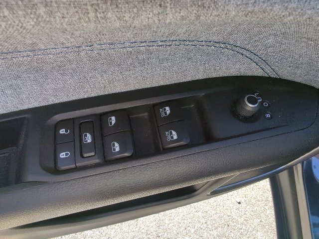 Used 2024 Jeep Compass Latitude AWD/4WD image 12
