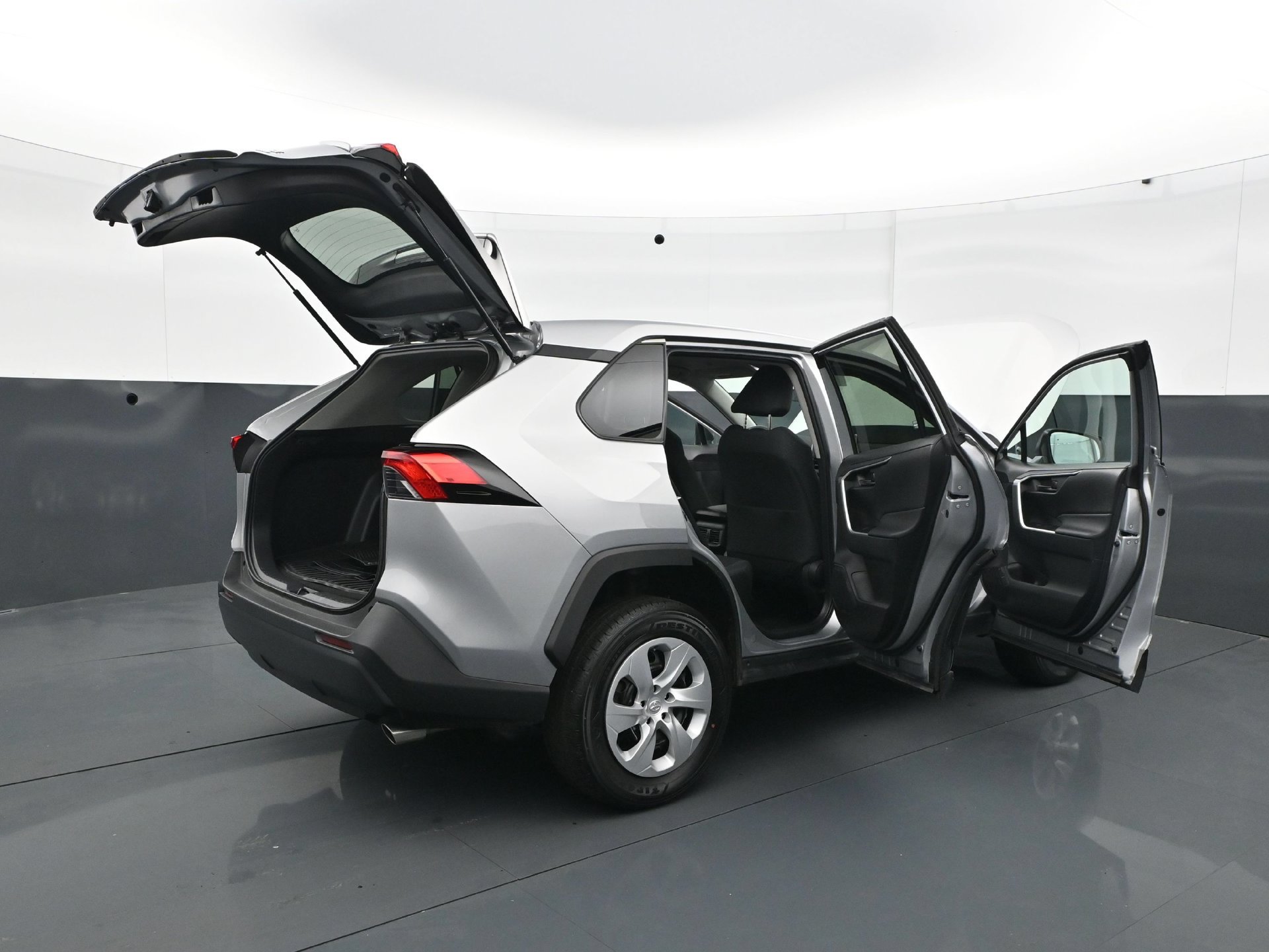 Used 2024 Toyota RAV4 LE AWD/4WD image 34