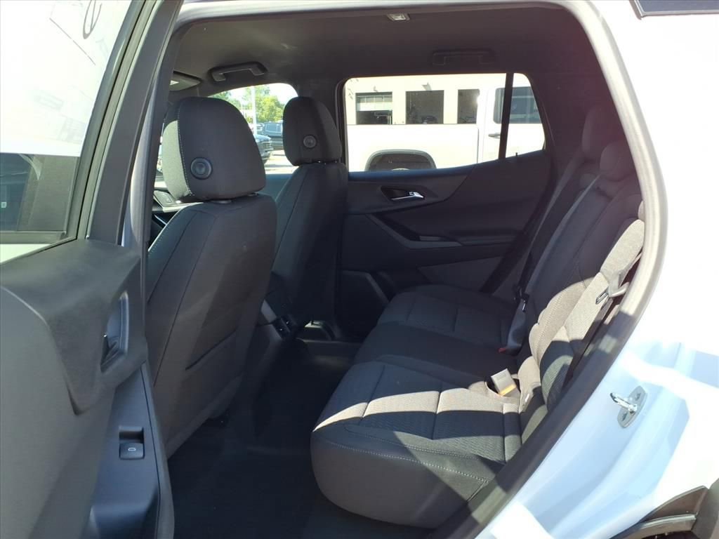 New 2026 Chevrolet Equinox LT w/ Midnight Edition image 9
