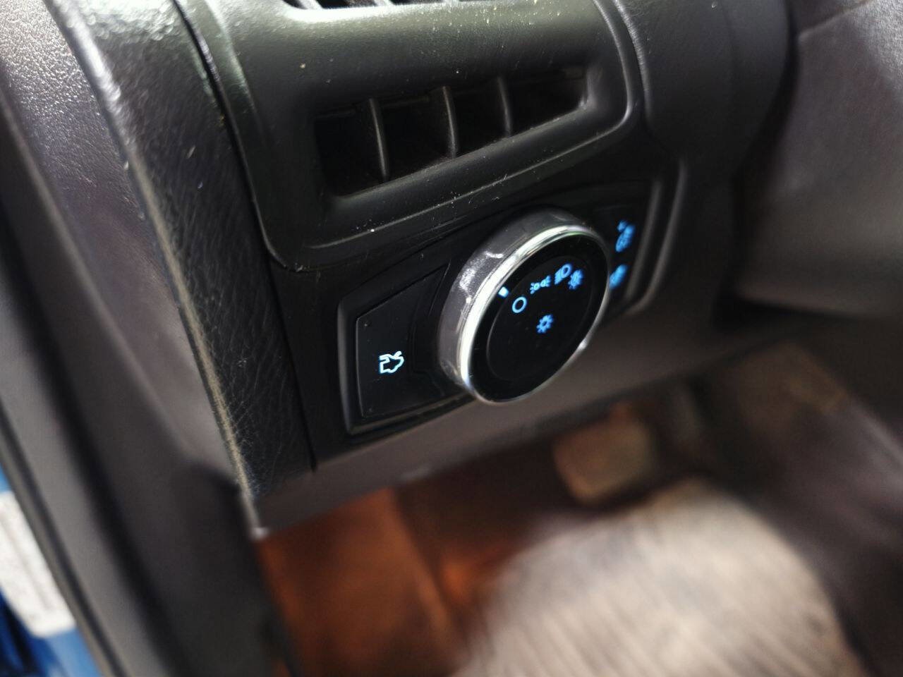 Used 2014 Ford Focus SE w/ SE Winter Package image 20