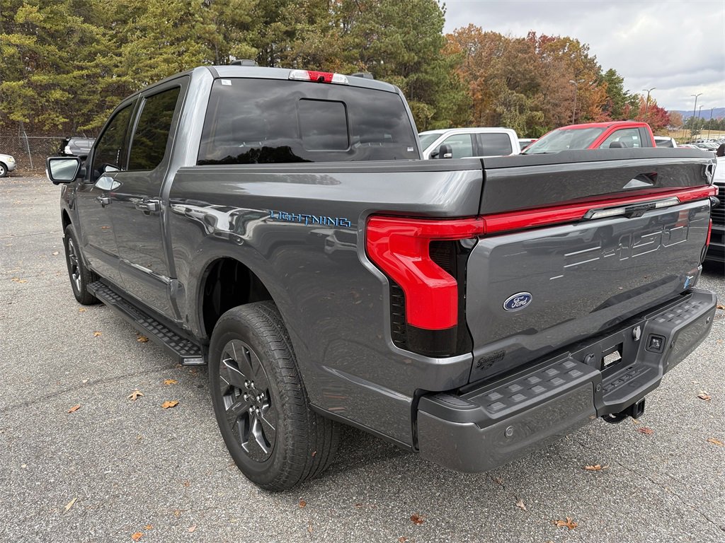 Used 2023 Ford F150 Lightning Lariat image 5