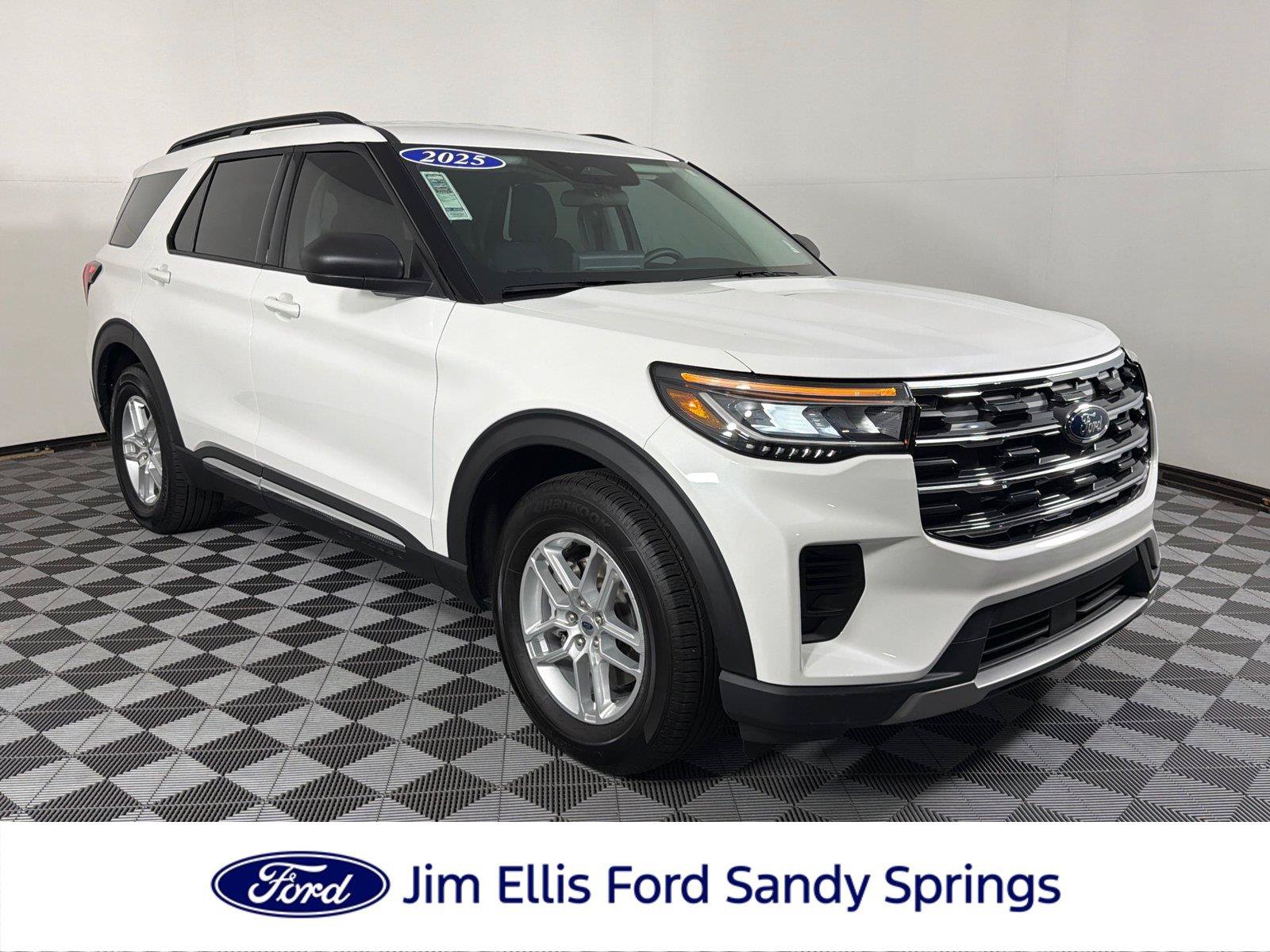 Used 2025 Ford Explorer Active RWD video 1