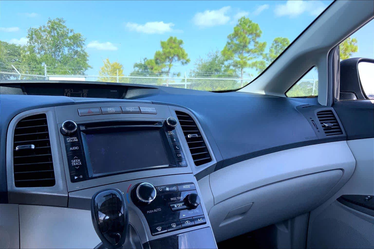 Used 2013 Toyota Venza LE w/ LE Convenience Pkg FWD image 35