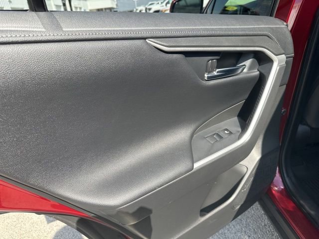 Used 2020 Toyota RAV4 Limited AWD/4WD image 56
