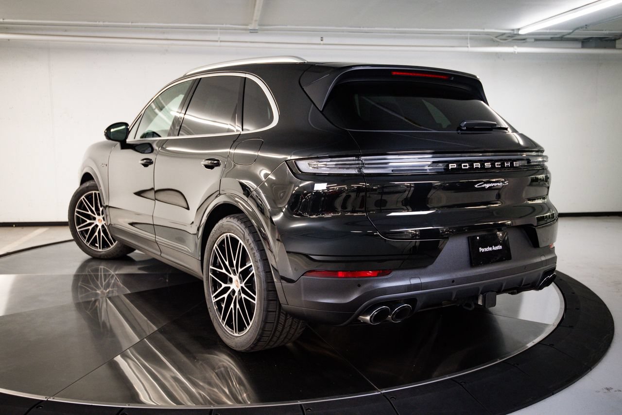 Certified 2026 Porsche Cayenne S AWD/4WD image 3