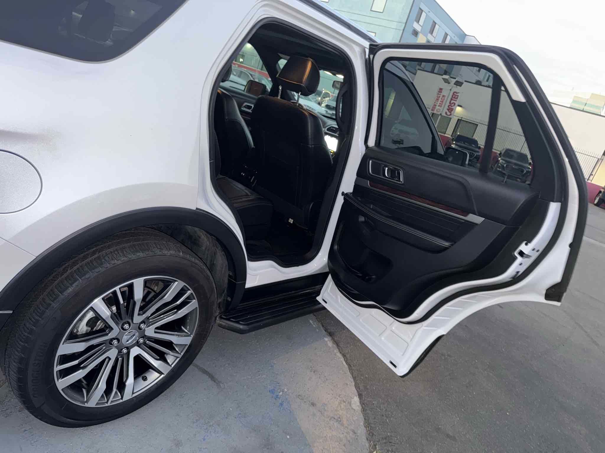 Used 2017 Ford Explorer Platinum image 67
