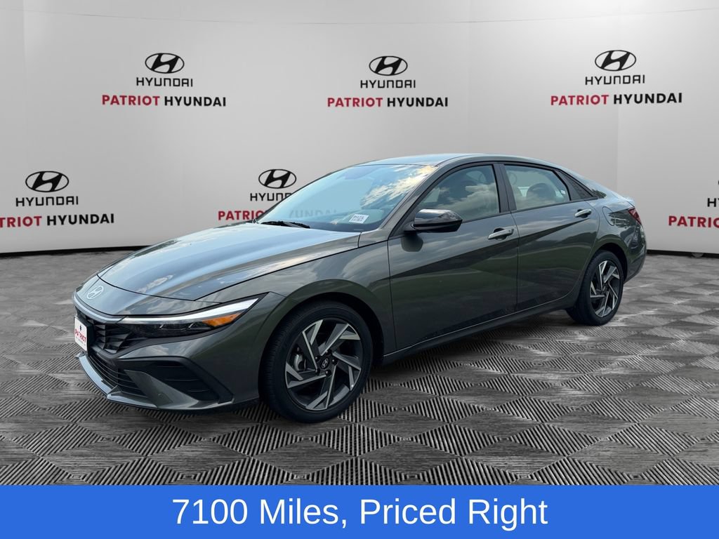 Used 2025 Hyundai Elantra Sport FWD image 8