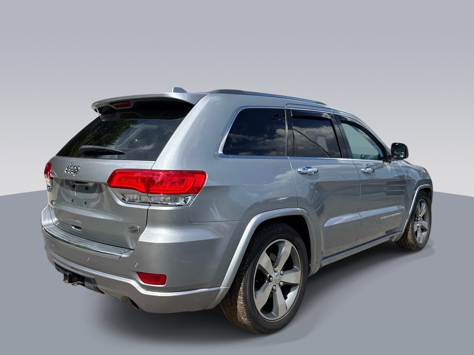 Used 2016 Jeep Grand Cherokee Overland AWD/4WD image 7