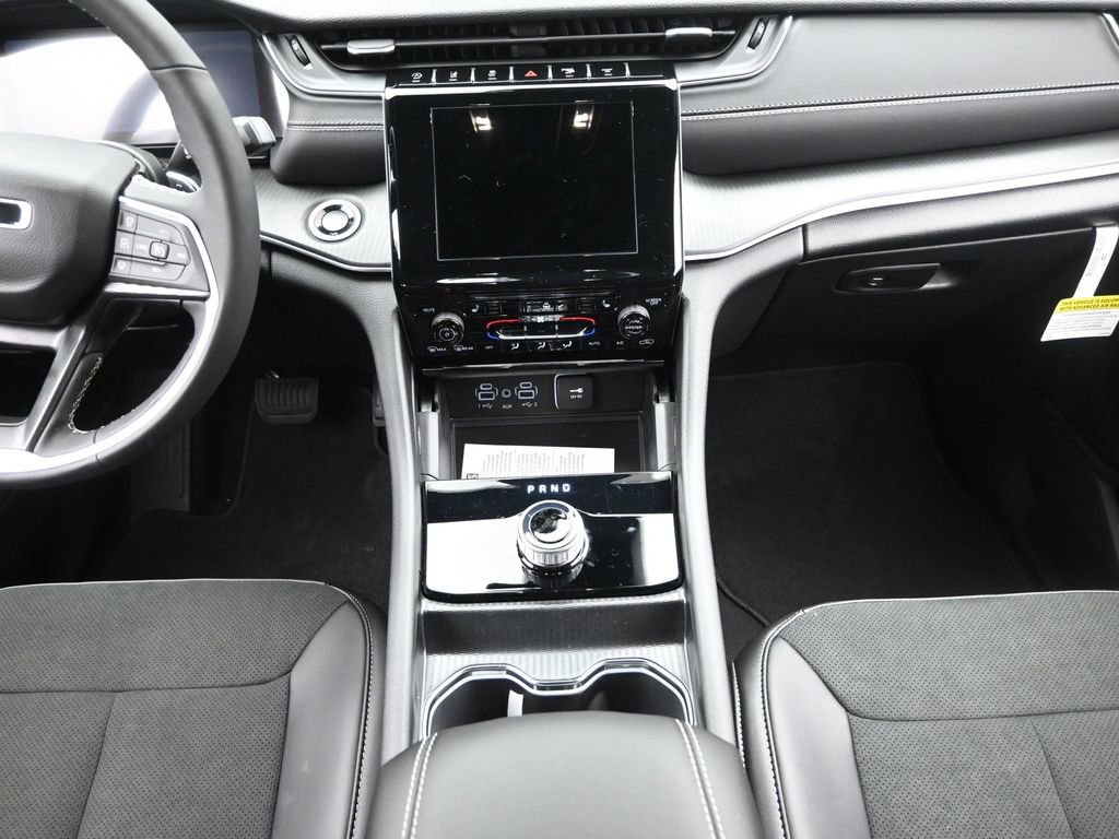 Used 2025 Jeep Grand Cherokee L Altitude AWD/4WD image 13