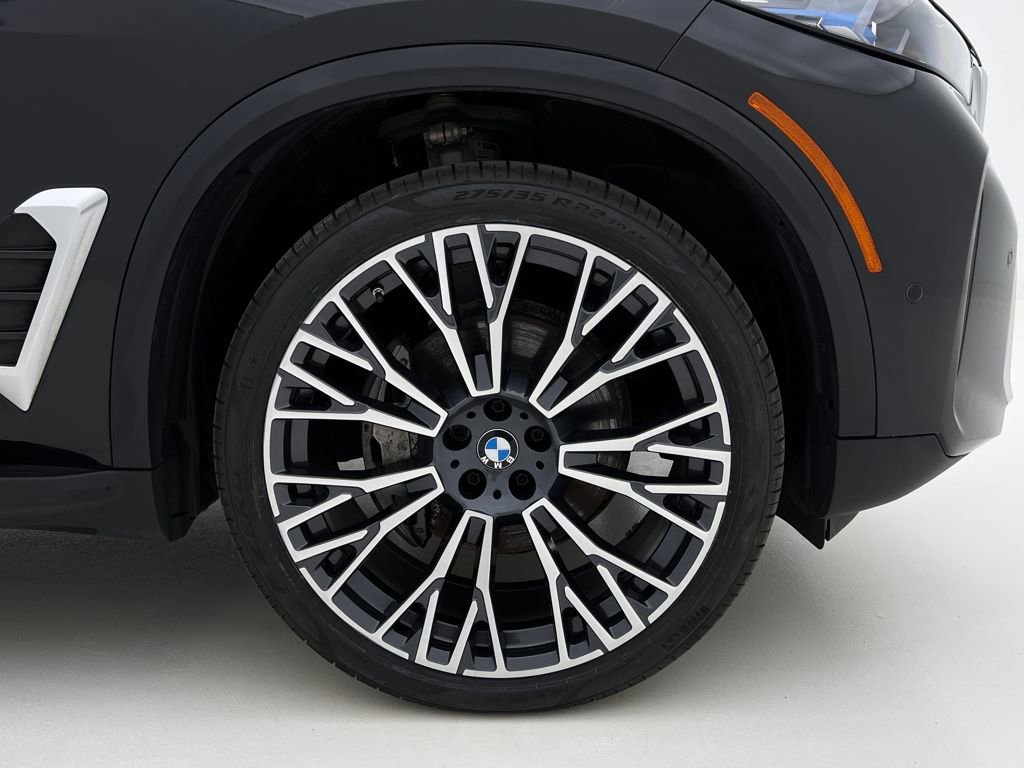 Certified 2025 BMW X5 xDrive40i w/ Executive Package image 29