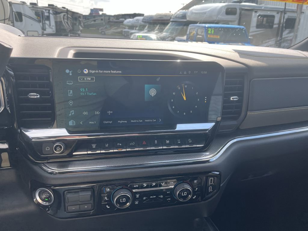 Used 2024 Chevrolet Silverado 2500 ZR2 w/ Technology Package image 30