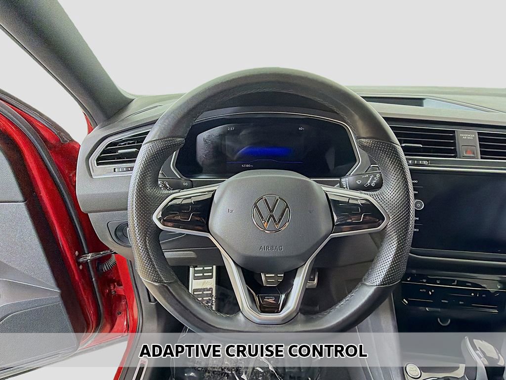 Used 2024 Volkswagen Tiguan SE R-Line image 4