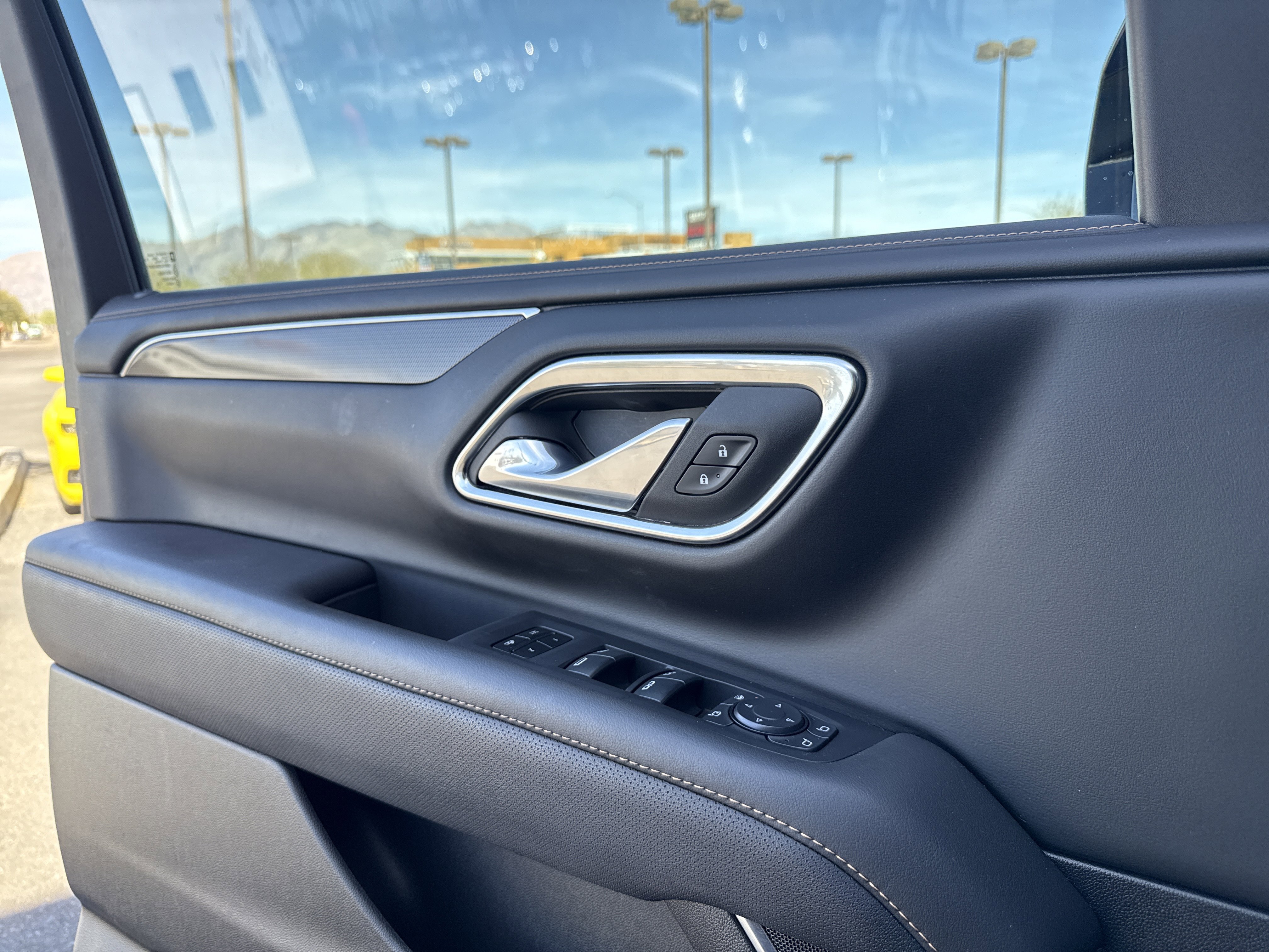 Used 2024 GMC Yukon AT4 w/ AT4 Premium Plus Package image 14