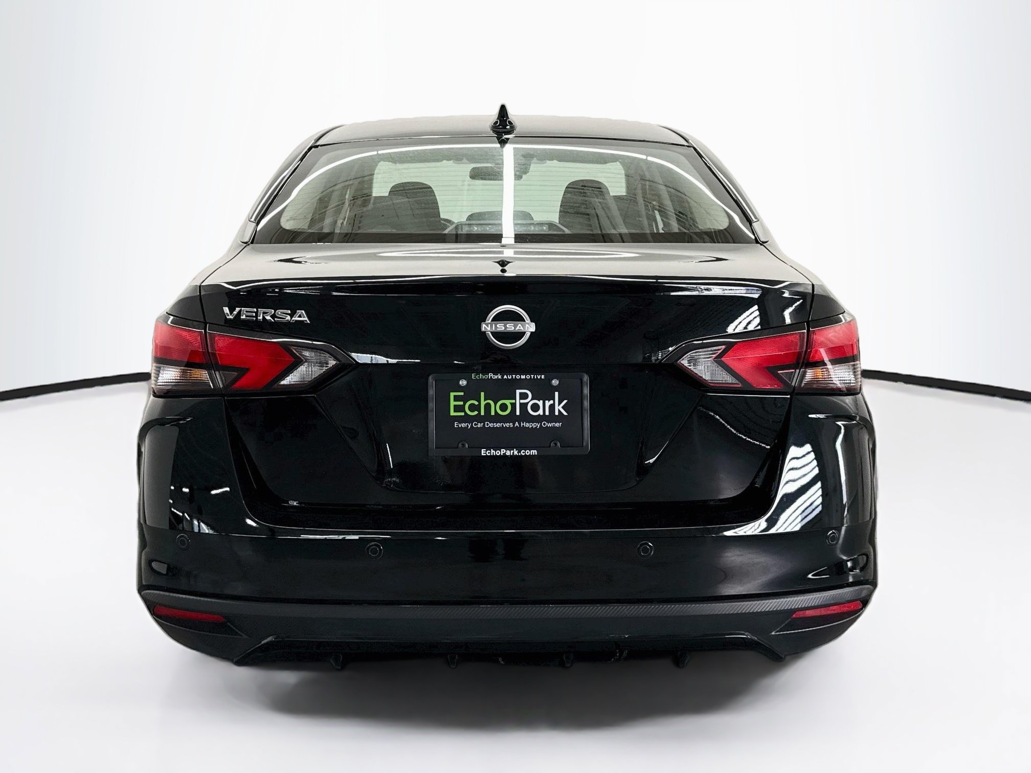 Used 2025 Nissan Versa SV FWD image 7
