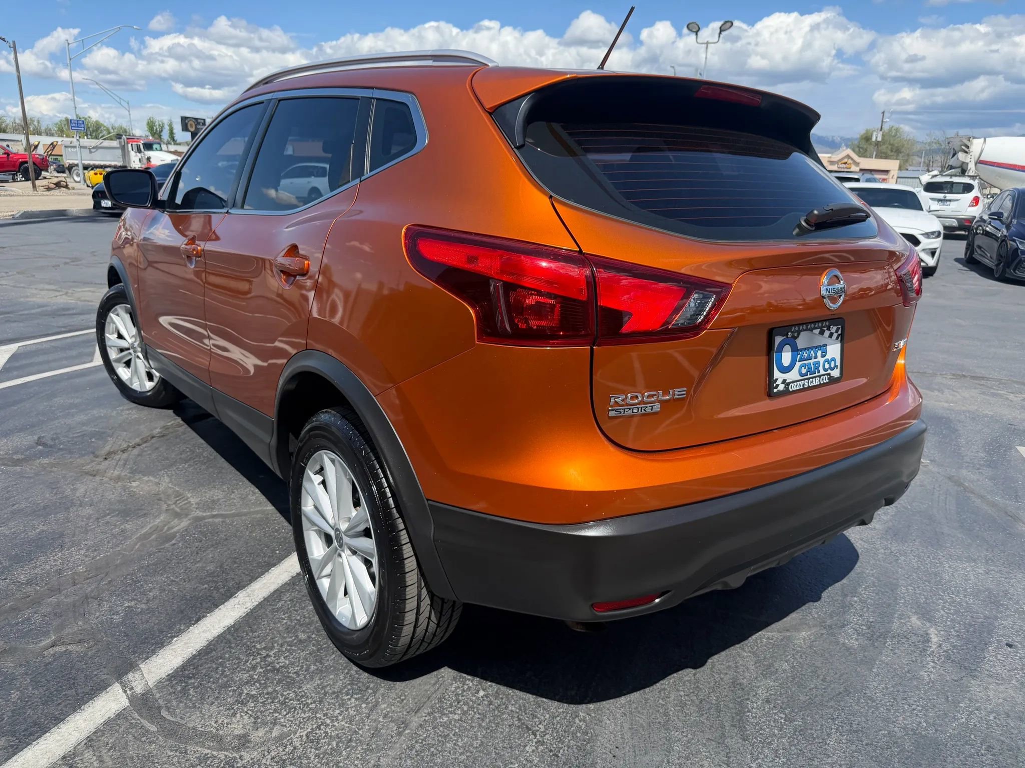 Used 2017 Nissan Rogue Sport SV w/ SV Premium Package AWD/4WD image 5