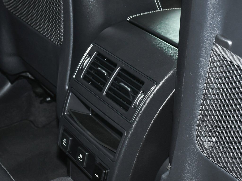 Used 2024 Jaguar F-PACE R-Dynamic S image 53