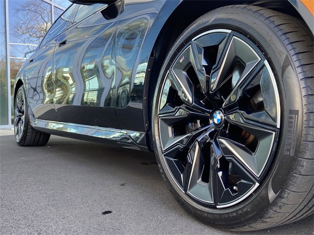Certified 2025 BMW 740i xDrive w/ Executive Package image 8