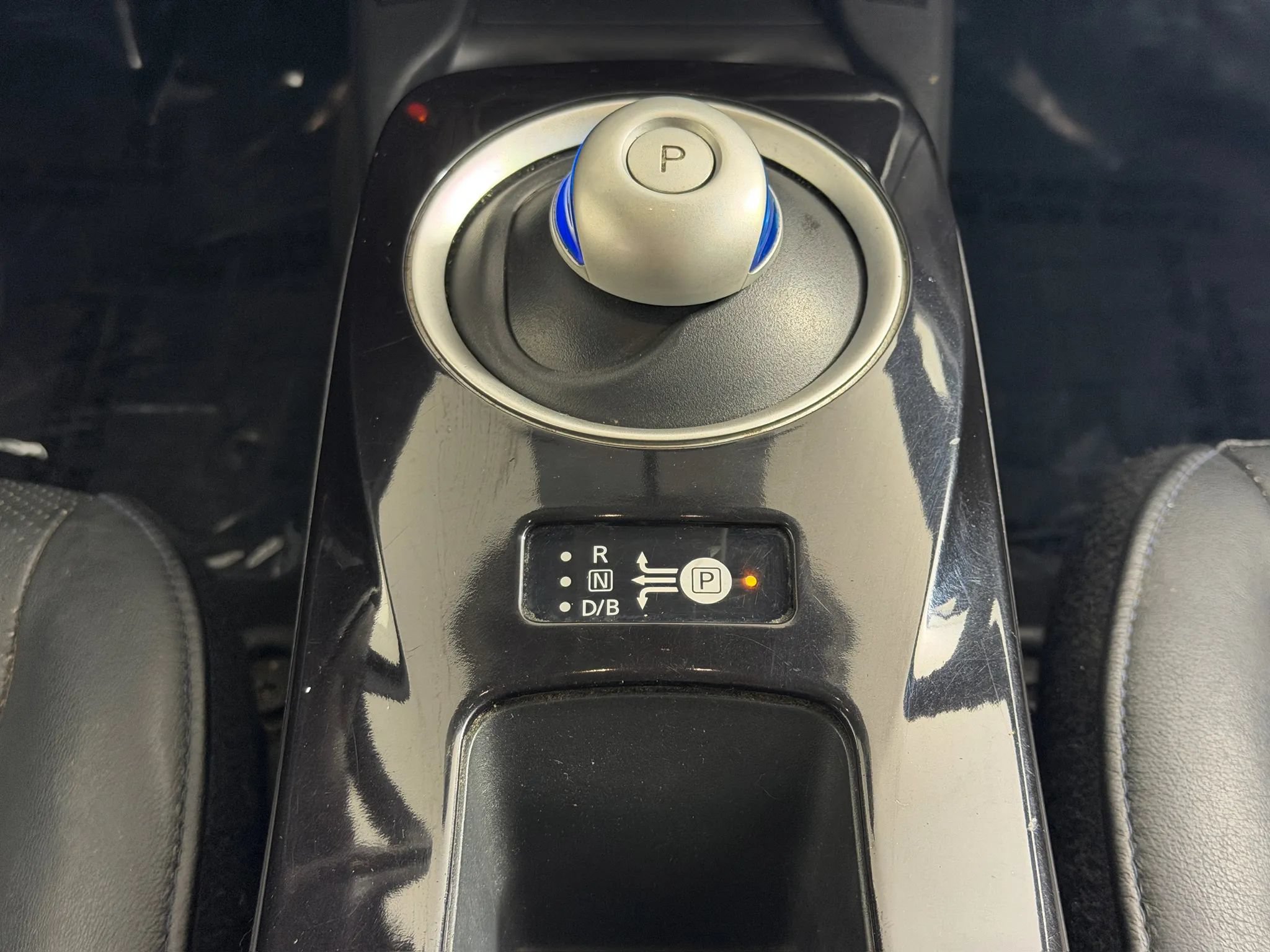 Used 2013 Nissan Leaf SL w/ Premium Pkg FWD image 16